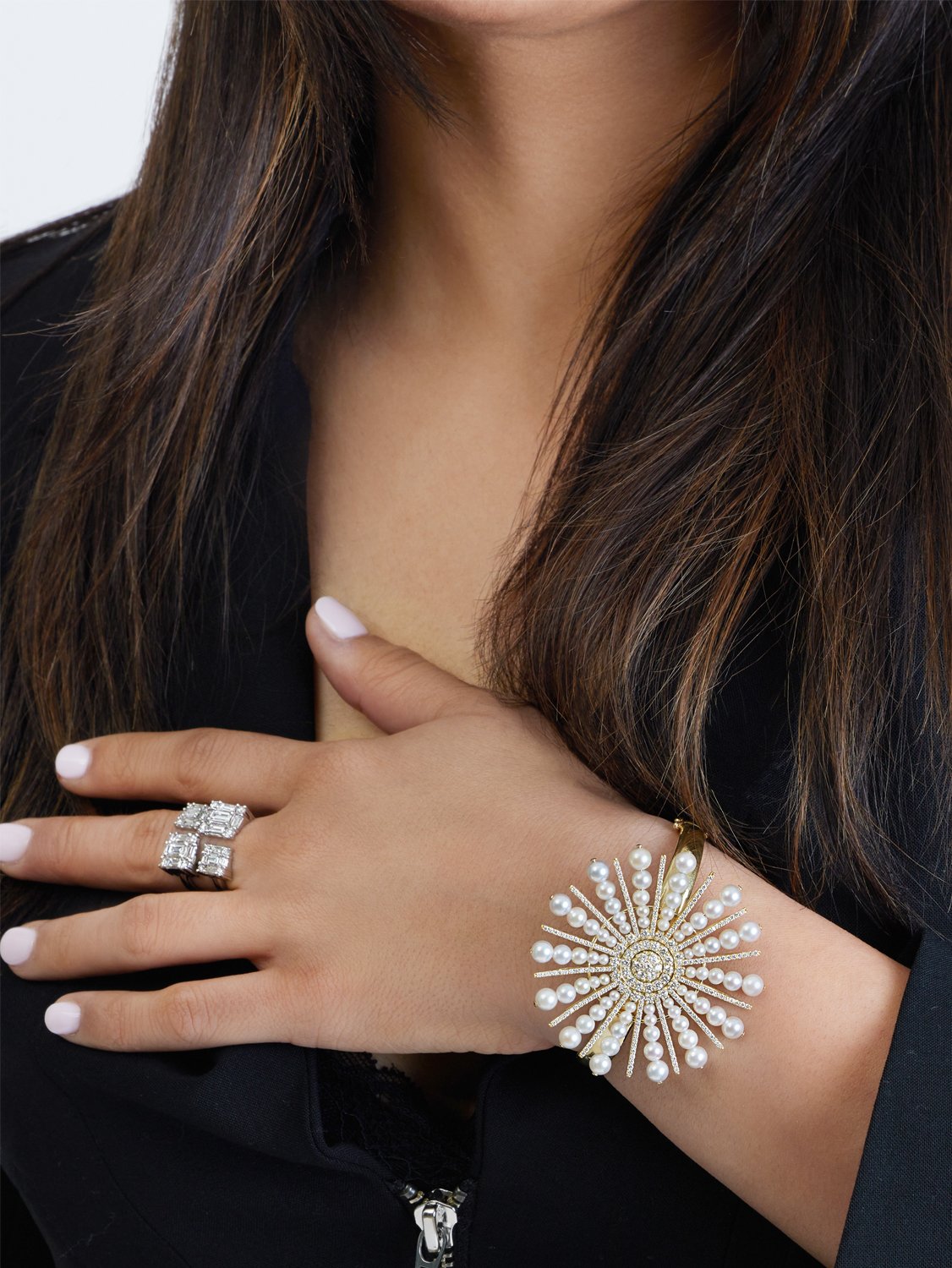 <p><strong>PEARL AND DIAMOND SPOKE BRACELET</strong></p>