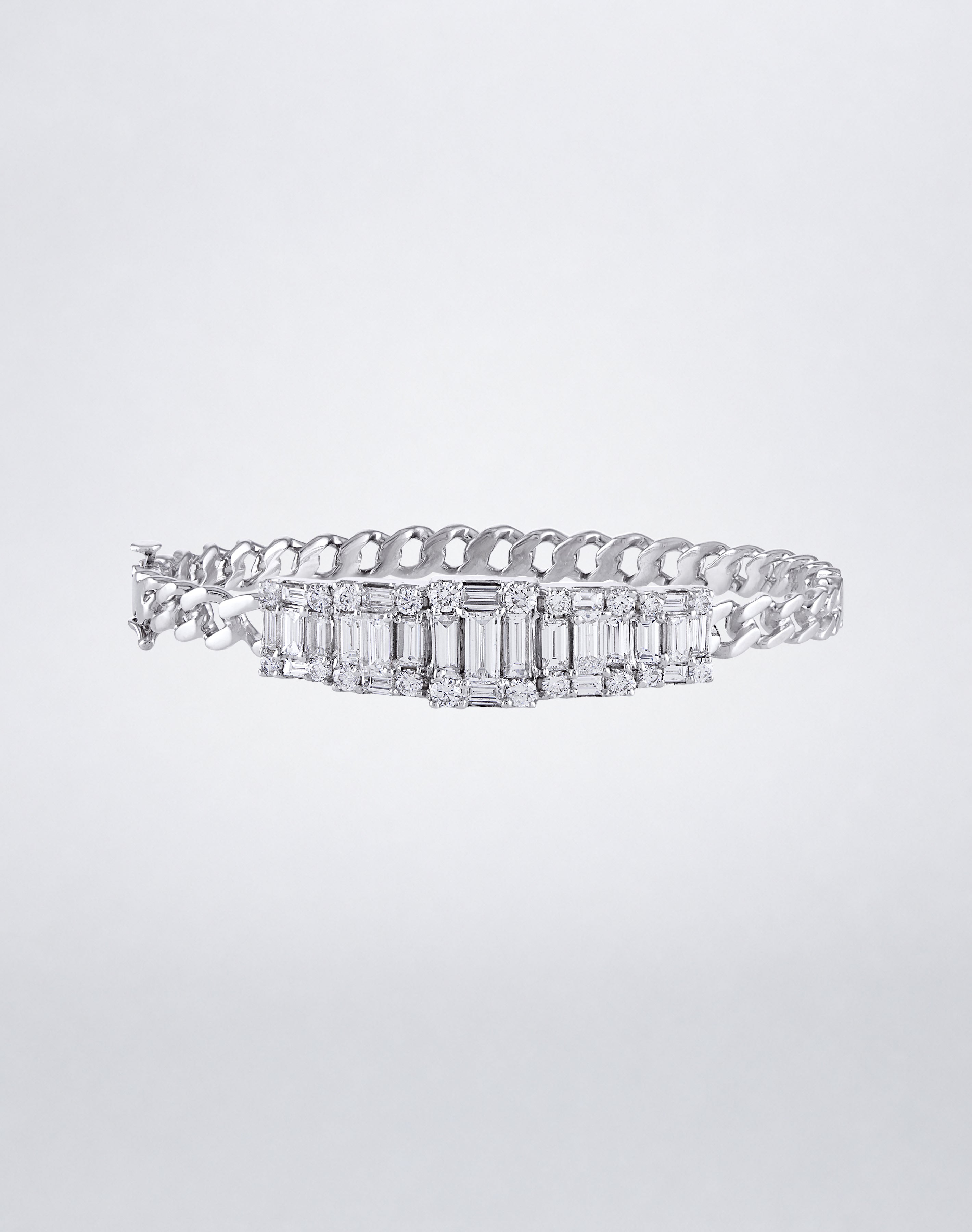 Mindi Mond New York Clarity³ 5 Cube Link Bangle in 18k white gold with five graduated nine-stone baguette and round brilliant diamond formations on a curb-link chain, front view