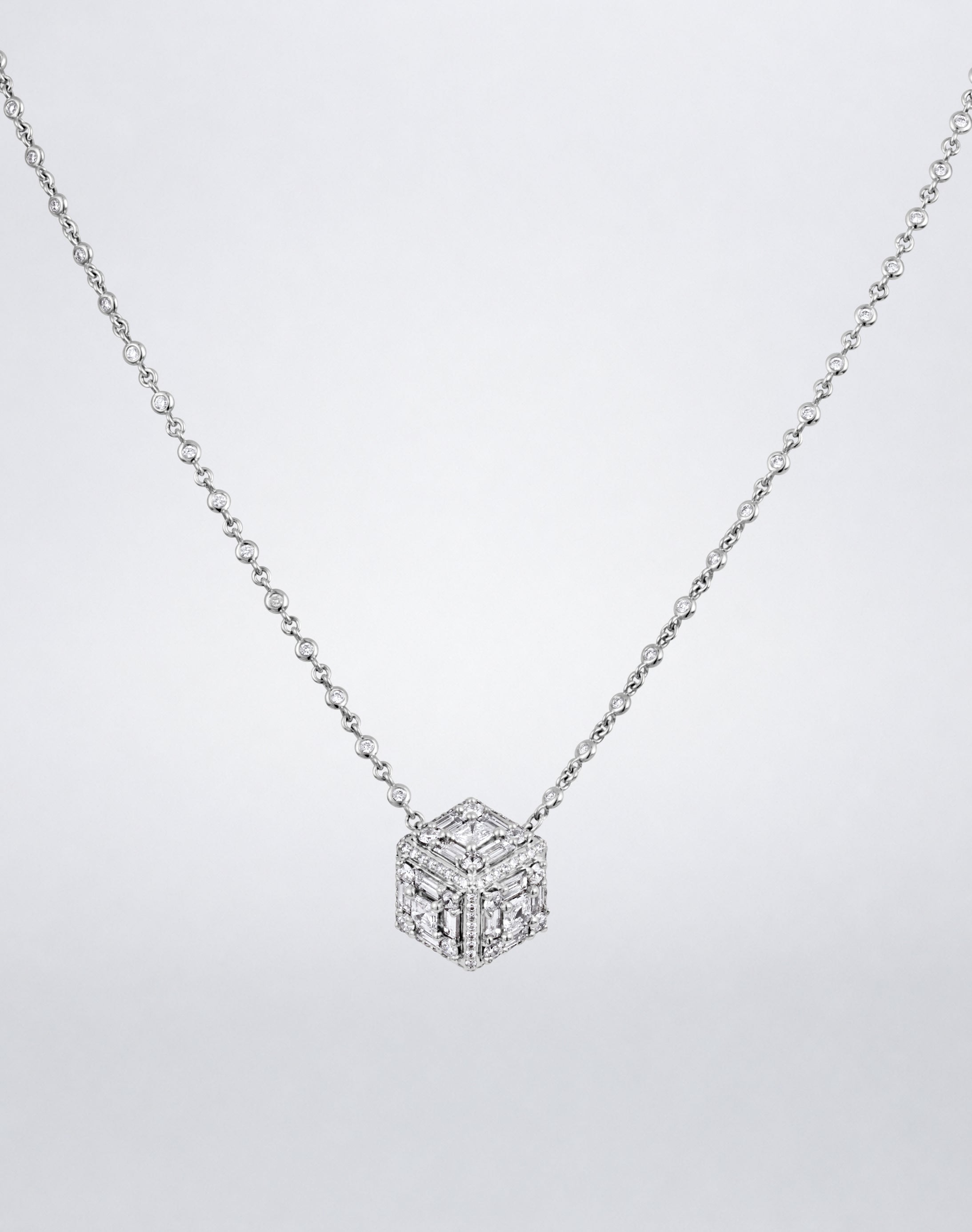 Mindi Mond New York Clarity³ Dimensional Halo Cube Necklace in 18K white gold, three-dimensional diamond cube with a nine-stone formation on each face and pavé edges, on a bezel-set diamond chain