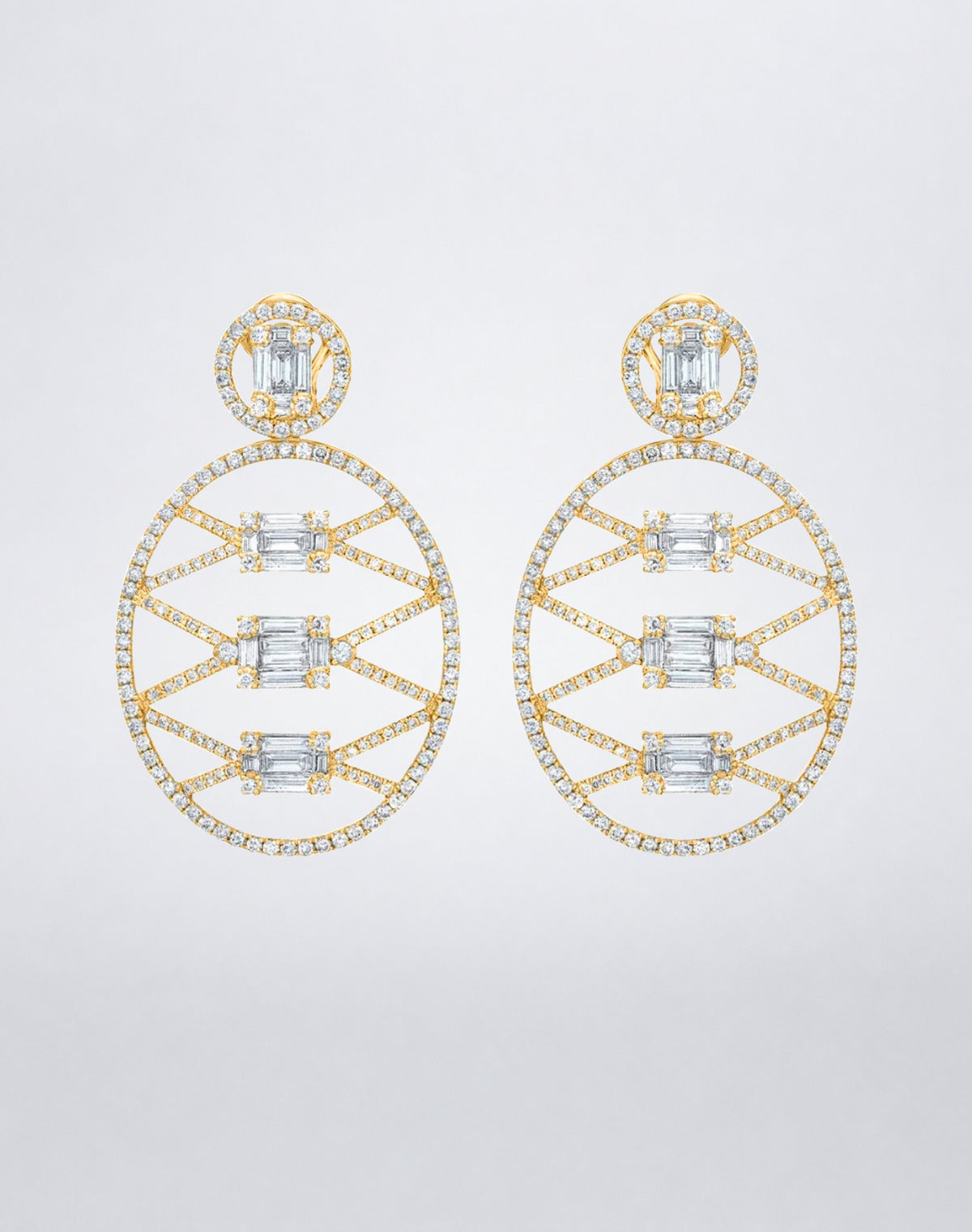 Mindi Mond New York Clarity³ Lattice Medallion Drop Earrings in 18K yellow gold, an open oval pavé lattice set with diamond formations beneath a Clarity³ stud