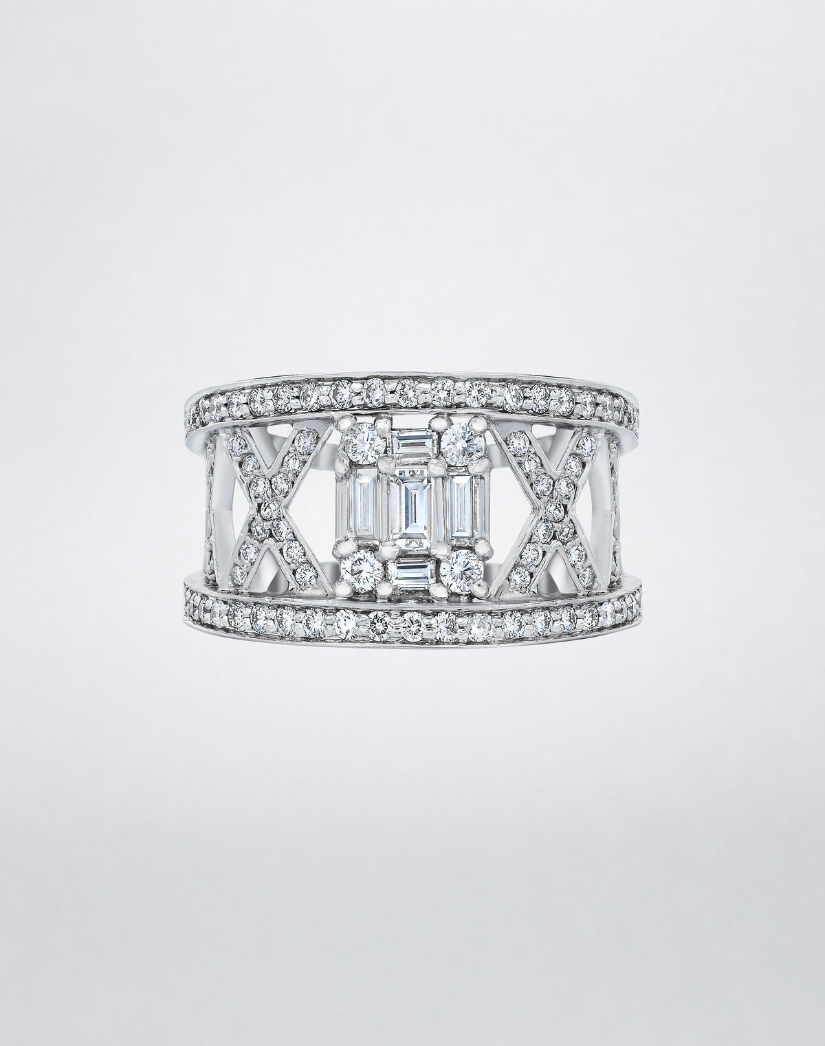 CLARITY³ Lattice Ring in 18K white gold with baguette-cut and round diamonds, front view