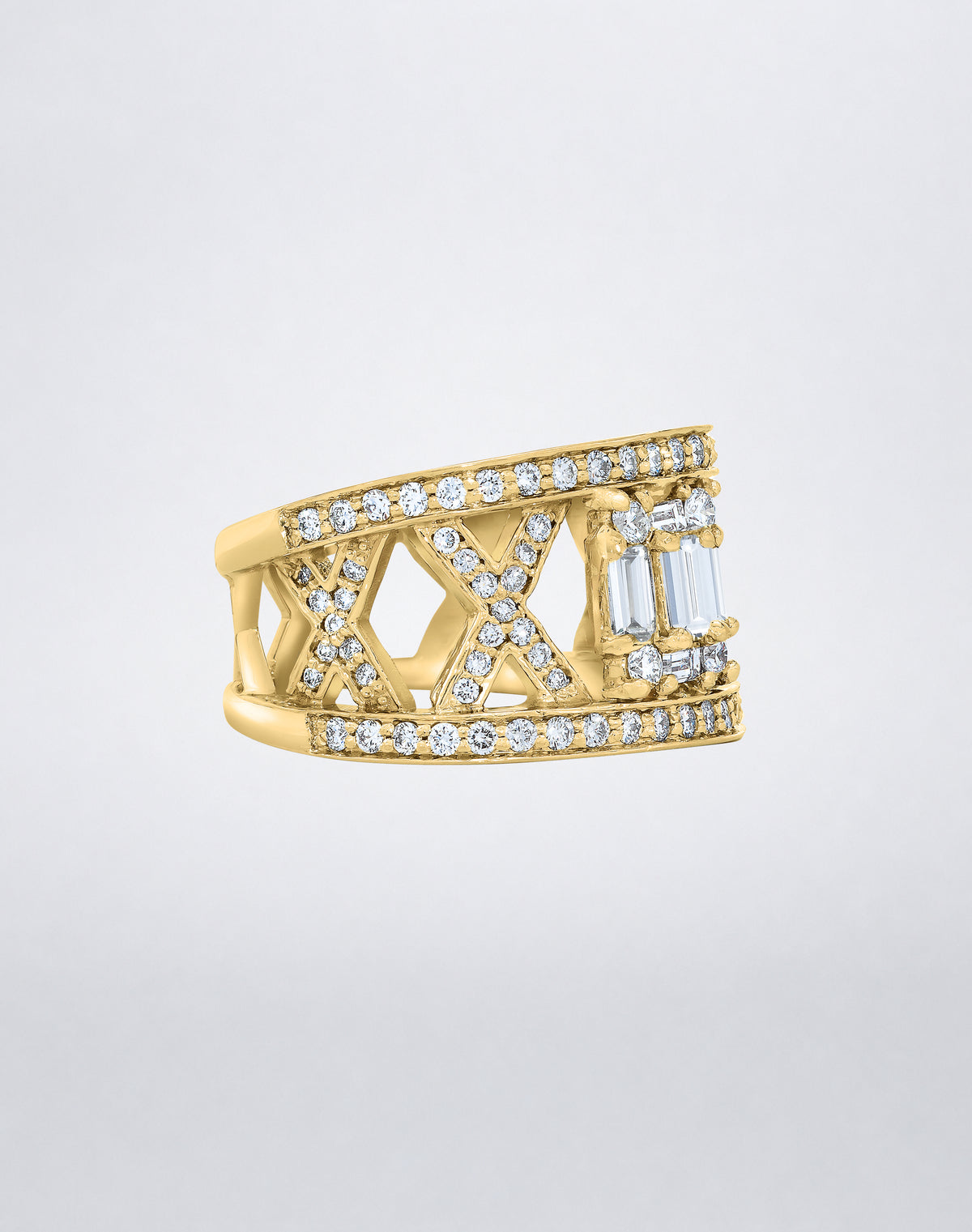 CLARITY³ Lattice Ring in 18K yellow gold with baguette-cut and round diamonds, side view