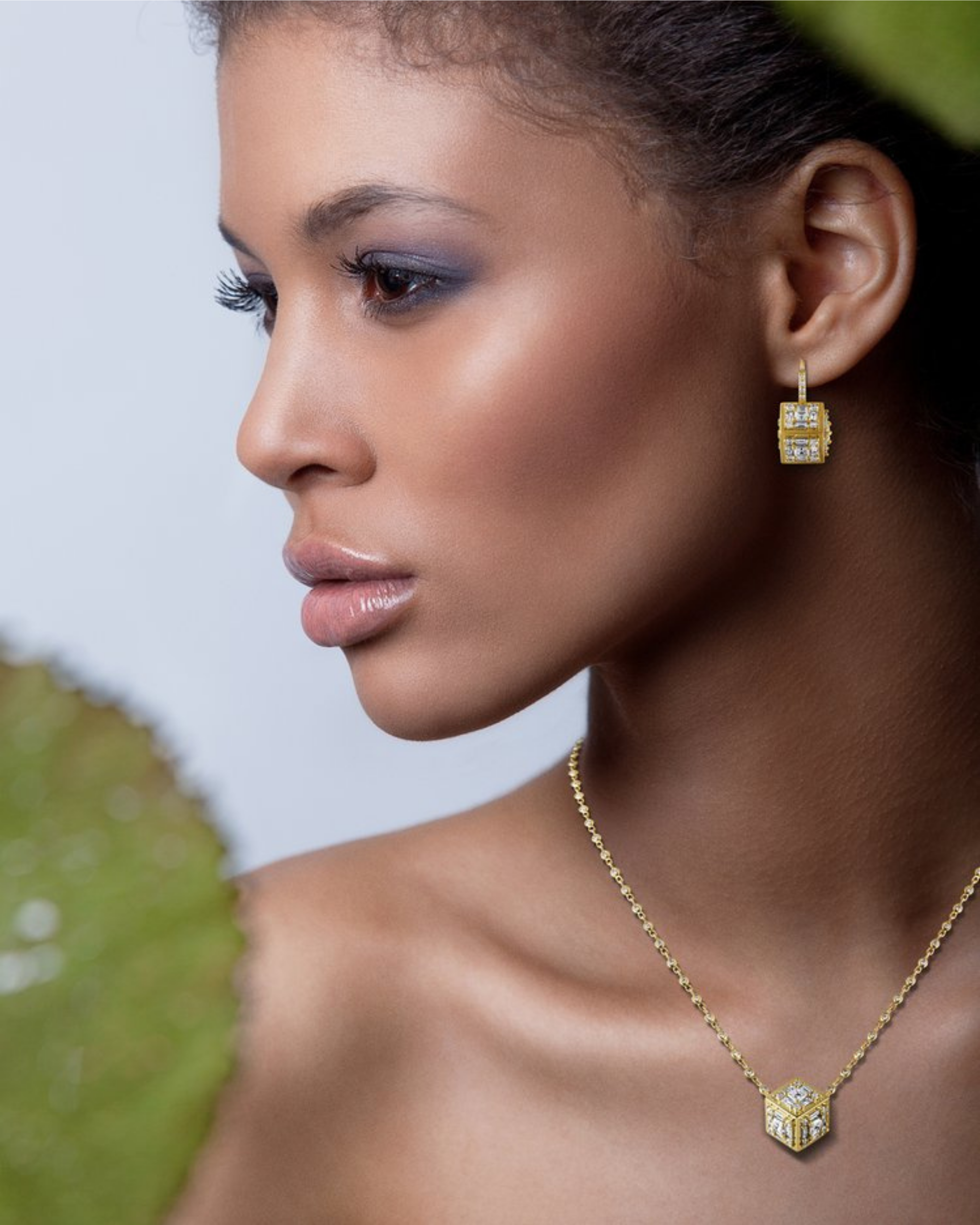 Clarity 3 Dimensional Diamond Pendant Necklace