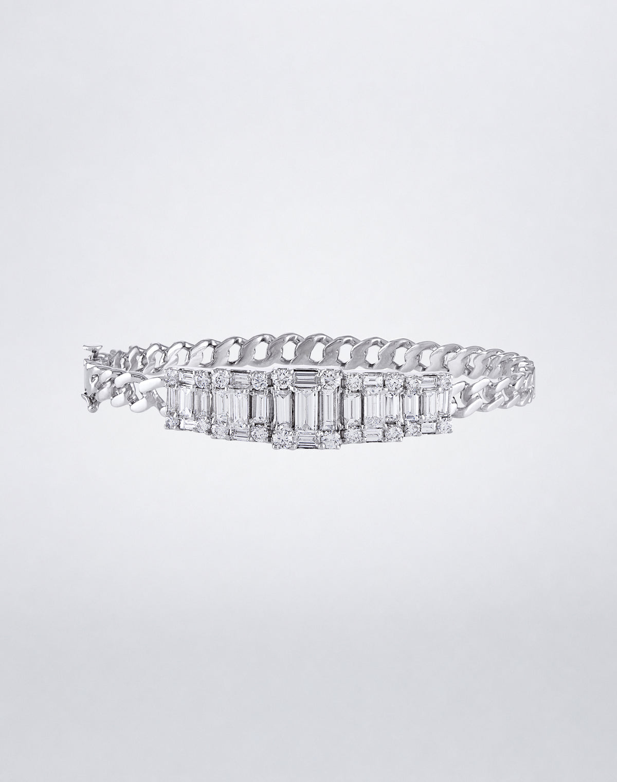 Mindi Mond New York Clarity³ 5 Cube Link Bangle in 18k white gold with five graduated nine-stone baguette and round brilliant diamond formations on a curb-link chain, front view