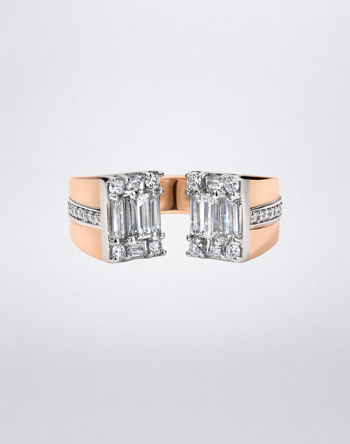 CLARITY³ Axis Ring in 18K rose gold with baguette-cut and round diamonds, front view