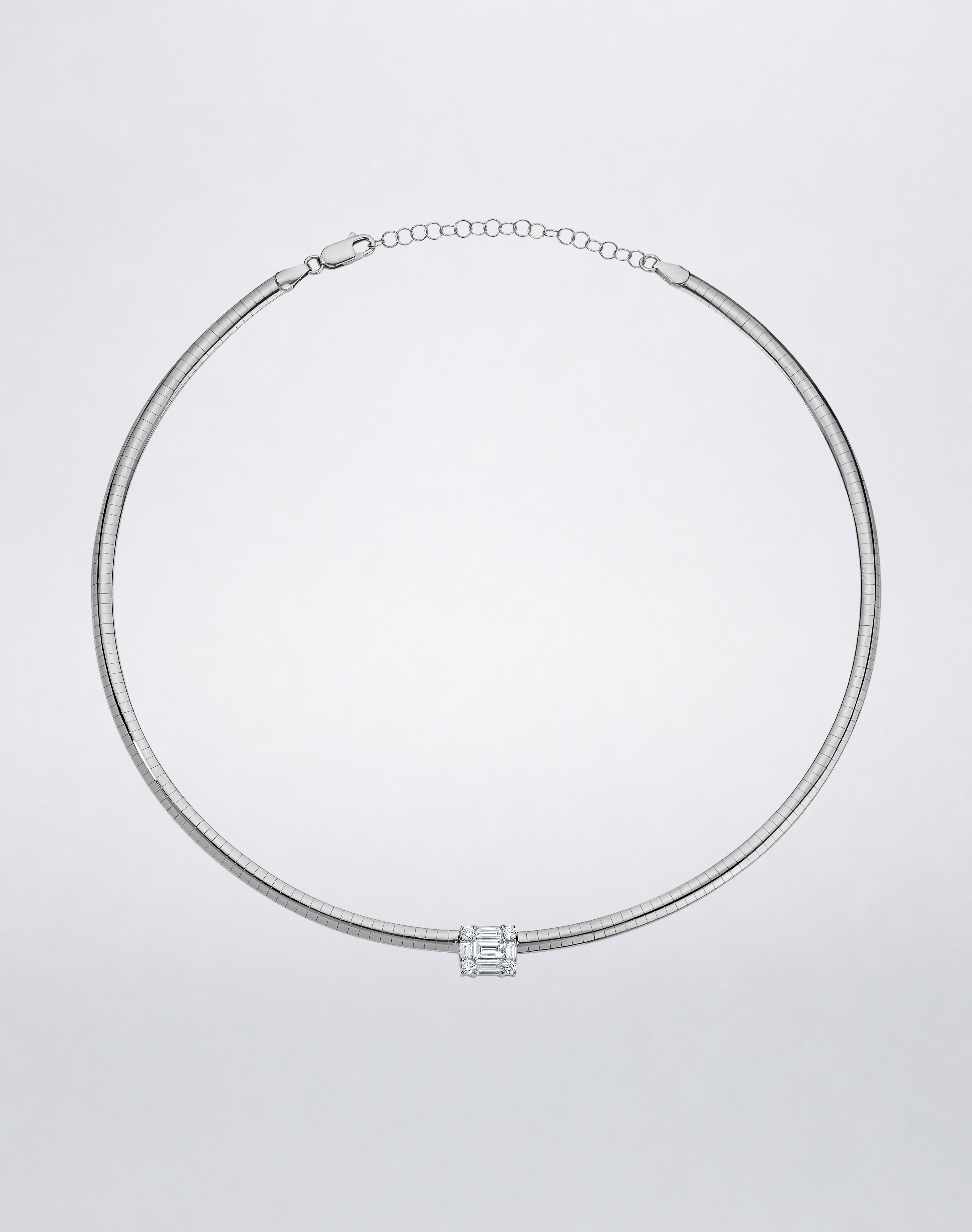 Mindi Mond New York Clarity³ Cube Choker in 18K white gold, omega chain collar with a single nine-stone diamond cube at the center and adjustable extender chain
